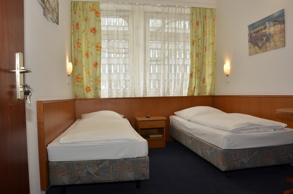 Itm Hotel Oase Гамбург Номер фото